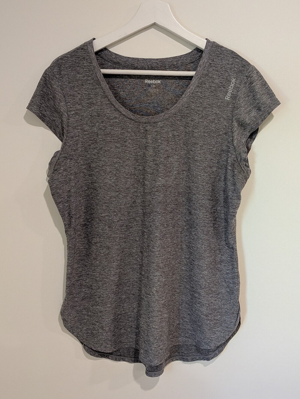 Reebok Athletic Tee Large Gray Workout Activewear Athleisure Exercise